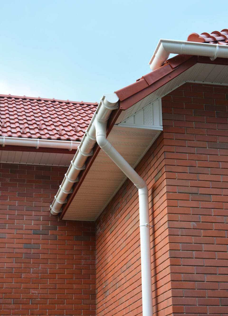 close,up,view,on,house,problem,areas,for,rain,gutter